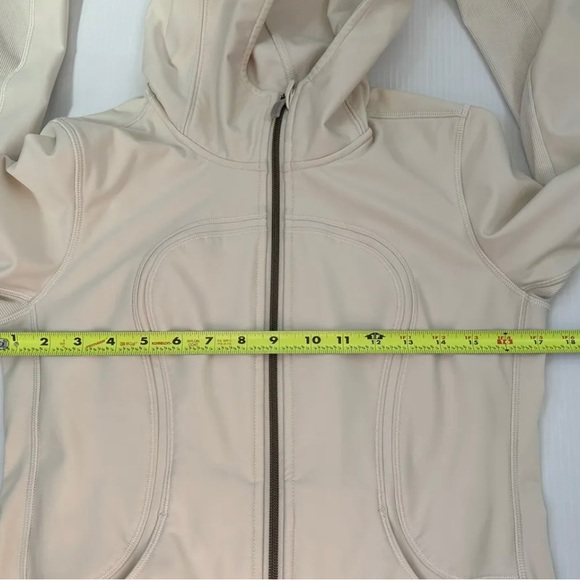 Lululemon au a Hoodie Ivory Softshell size 4 - Picture 9 of 11